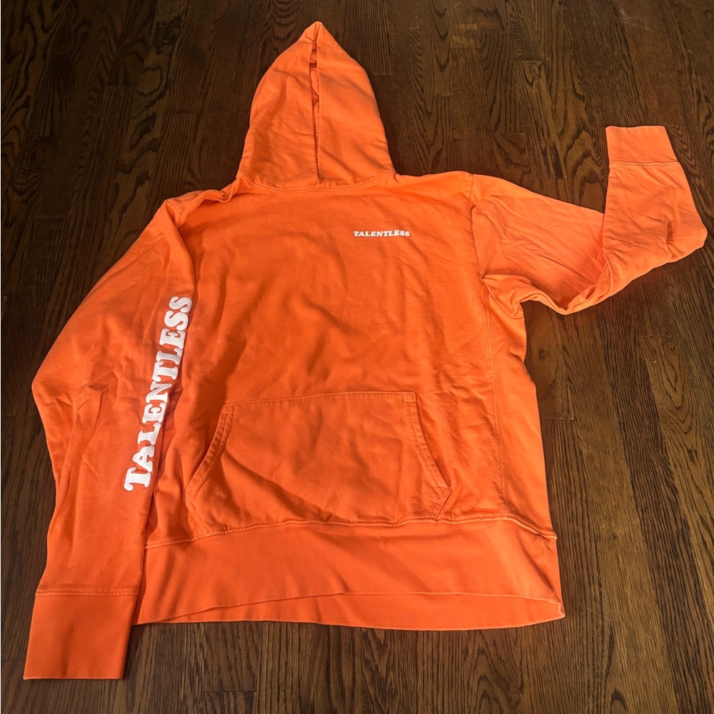 TALENTLESS Vibrant Orange Sweatset